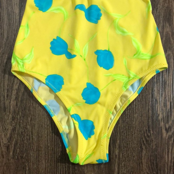 ☀️HOST PICK☀️ Retro Floral Swimsuit - Picture 5 of 16